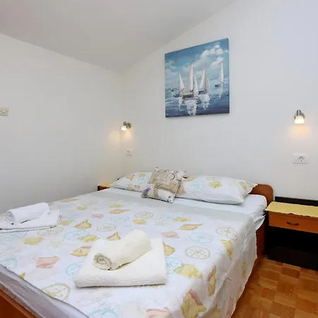 Appartamento With Parking Space Mundanije, Rab - 21543