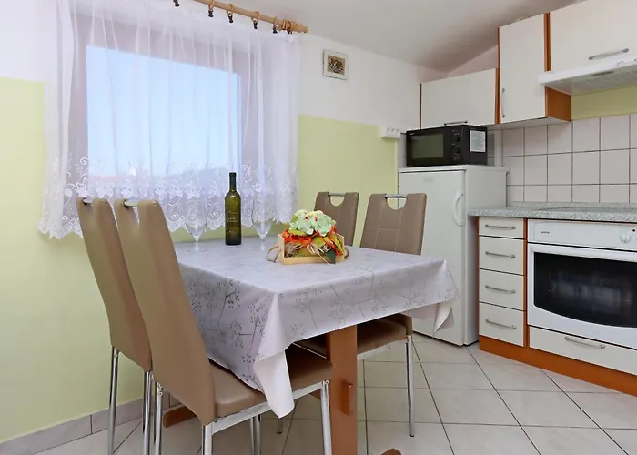 Διαμέρισμα With Parking Space Mundanije, Rab - 21543 *