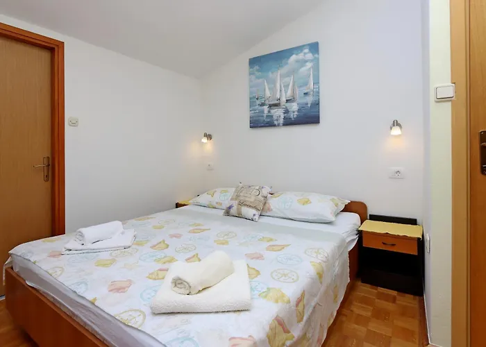 Διαμέρισμα With Parking Space Mundanije, Rab - 21543