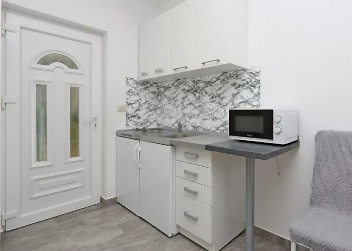 Διαμέρισμα With Parking Space Mundanije, Rab - 21543 *